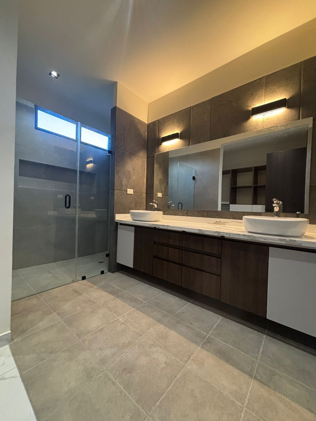 WhatsApp Image 2026-06-27 at 10.07.07 AM Townhouse en Venta en Álamos Etapa III