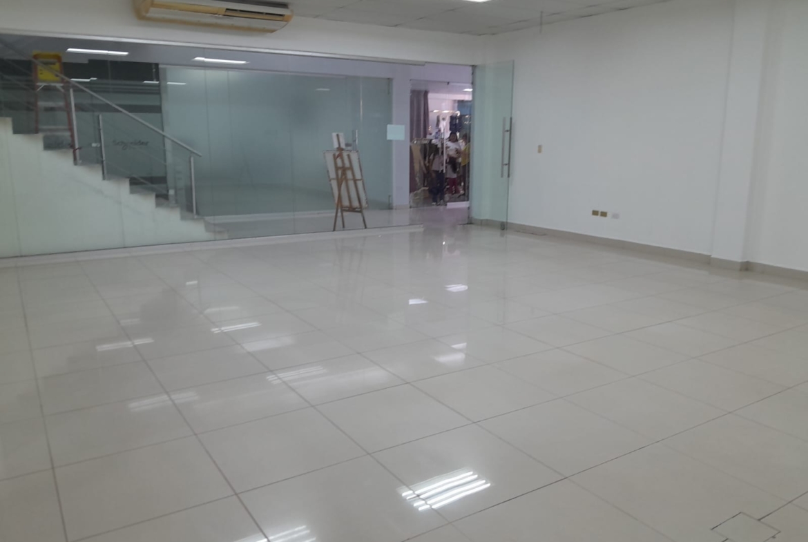 Local Comercial en Renta en Plaza Murano