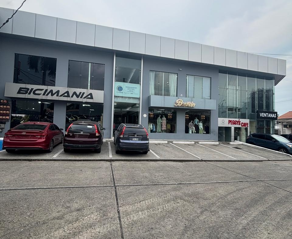Local Comercial en Renta en Plaza Murano