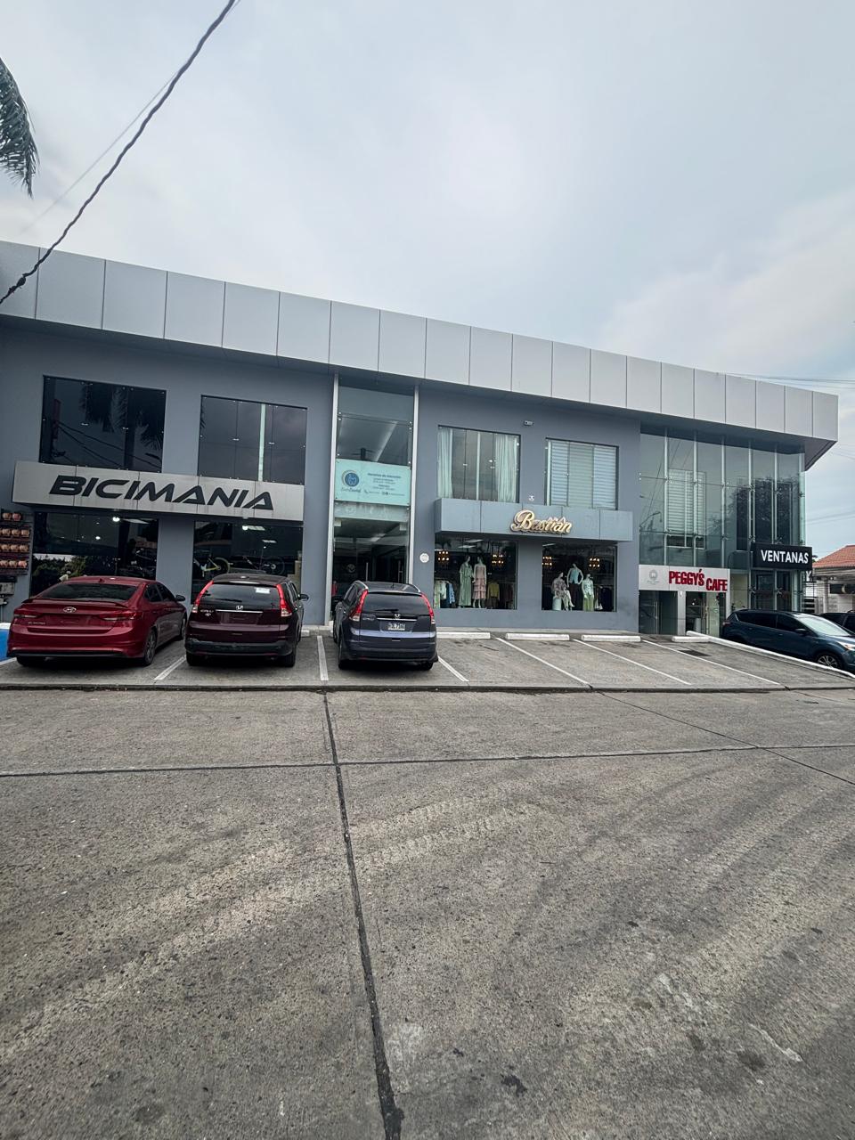 Local Comercial en Renta en Plaza Murano