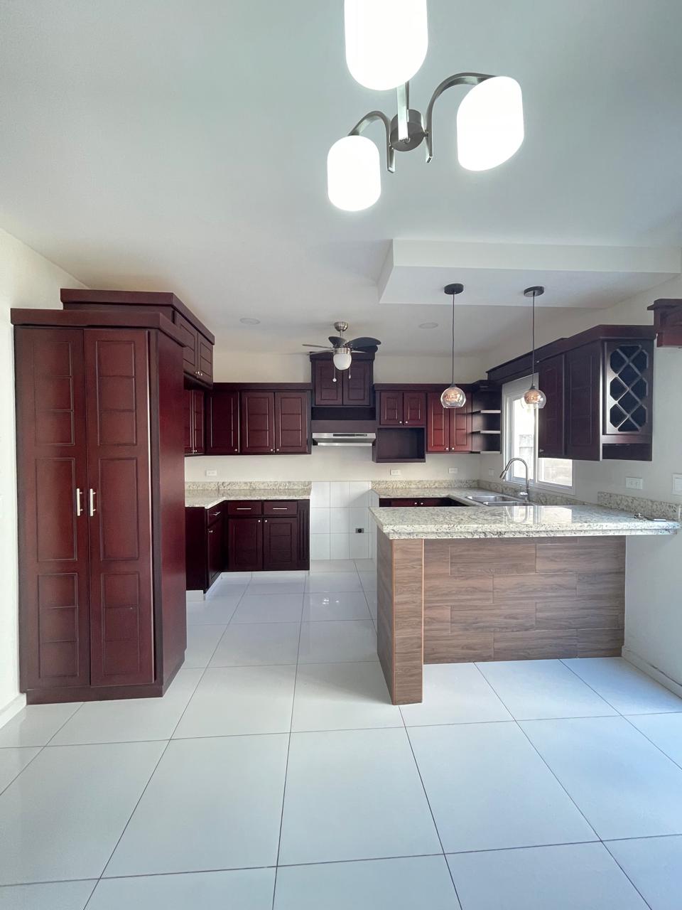TOWNHOUSE EN RENTA | CASA MAYA IV