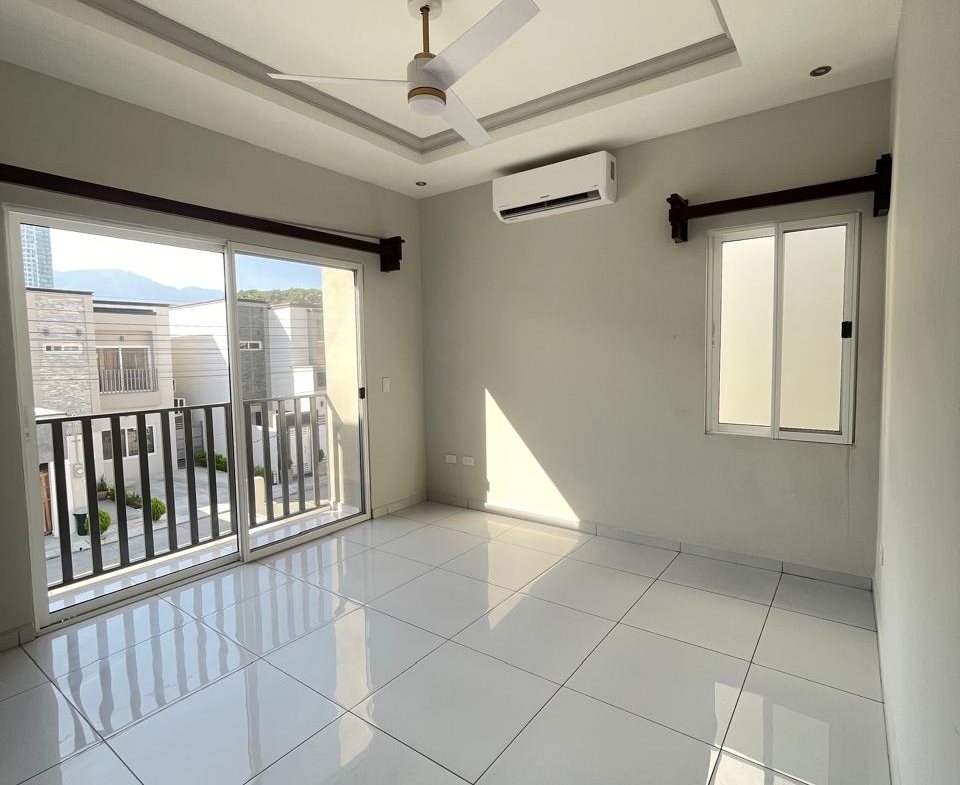 TOWNHOUSE EN RENTA | CASA MAYA IV